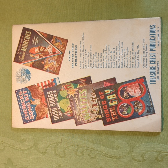 Vintage Treasure Chest of Famous Waltzes from 1943 - Picture 2 of 8